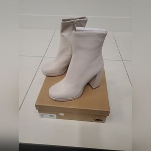 Steve Madden Women's Macayla Platform Block-Heel Booties size 9.5 white cream
